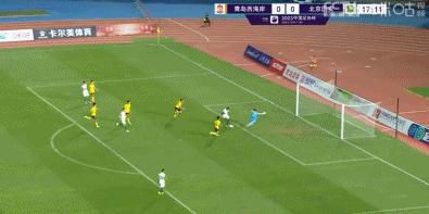就在她无力救出玉子的时候，恰巧碰上了动物保护协会的人，他们帮助美子救出了玉子。